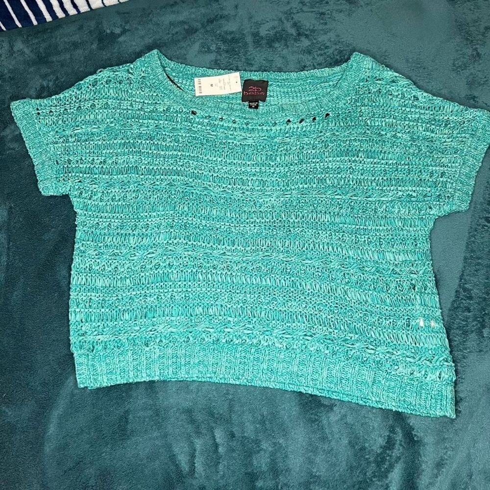 2b Bebe Tone Tape Yarn Crop-top Sweater Women's: Medium‎